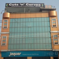 CUT N CURVES GYM N SPA/KUNJWANI BAZAR